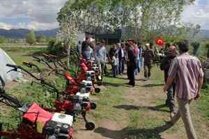 Erzurum`da Sebze Üreticileri Makinalı Tarıma Geçiyor