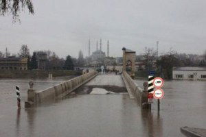 Sel Gitti, Kumu Kaldı