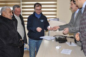 Tunceli`de 14 Yetiştiriciye Damızlık Boğa Dağıtıldı