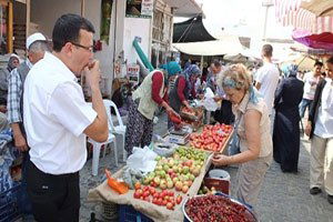 Burhaniye`de Organik Ürünler İlgi Gördü