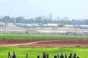 İncirlik`in Çevresinde Fıstık Hasadı