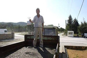 Keşan`da Yılın İlk Ayçiçeği 2,50 TL`den Satıldı