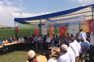 Pasinler`de Patates Tarla Gününe Büyük İlgi