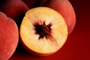 Bursa`da Şeftali Dalından Tezgaha Ulaşana Kadar 4 Lira Zamlanıyor!