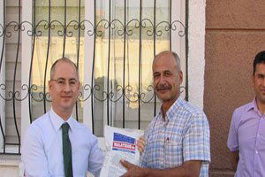 Narenciye Üreticilerine Ücretsiz Akdeniz Meyve Sineği İlacı Dağıtıldı