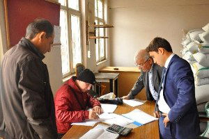 İhtiyaç Sahibi Çiftçilere Macar Fiği Tohumu Dağıtılıyor