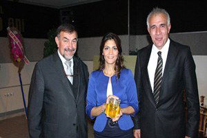 Kars`ta Bin 670 Çiçekten Bal Yapılıyor