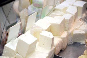 Eskişehir`de Açıkta Peynir Satışı