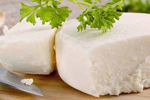 Burhaniye`de Peynirciler Yeni Tebliğe Uydu