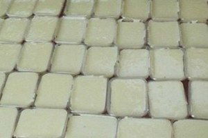 Edremit`te `Arı Keki` Üretimi