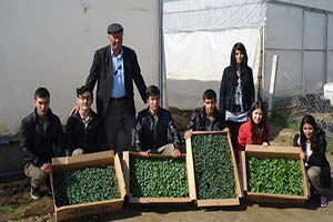 Sarıgöl`de Lise Öğrencileri Organik Tarıma Başladı
