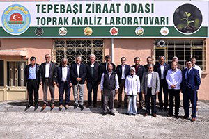 Tepebaşı`nda Çiftçisiyle Dayanışma İçinde