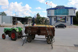 Biga`da Sezonun İlk Mahsulü Satıldı