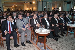 Vanlı STK`lardan Bakan Çelik`e Tam Destek