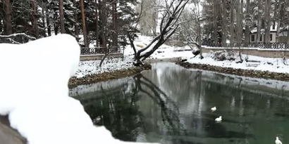 TARIM ANITI KAR YAĞIŞIYLA BEYAZA BÜRÜNDÜ