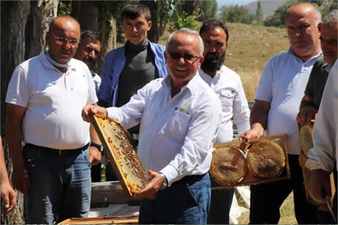 GÜVENİLİR ÜRÜN PLATFORMU VE TAB`IN DÜZENLEDİĞİ TOPLANTIDA, ARI YETİŞTİRİCİLİĞİ VE ARI ÜRÜNLERİ ELE ALINDI
