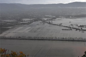 MUĞLA`DA ŞİDDETLİ YAĞIŞ HAYATI OLUMSUZ ETKİLİYOR