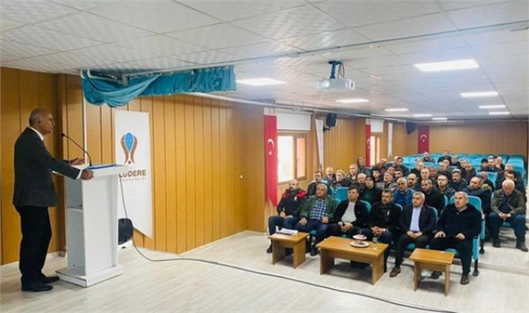 Uludere`de Çiftçilere Yönelik Bilgilendirme Toplantısı Yapıldı